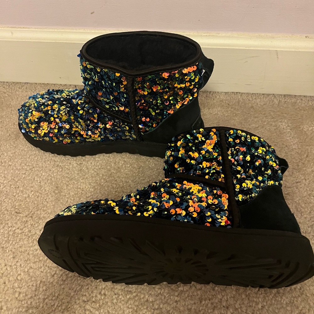Mini stellar Ugg boots